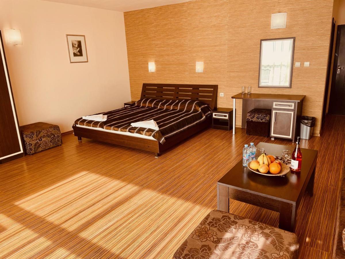 At The American'S Hotel Pomorie Ngoại thất bức ảnh