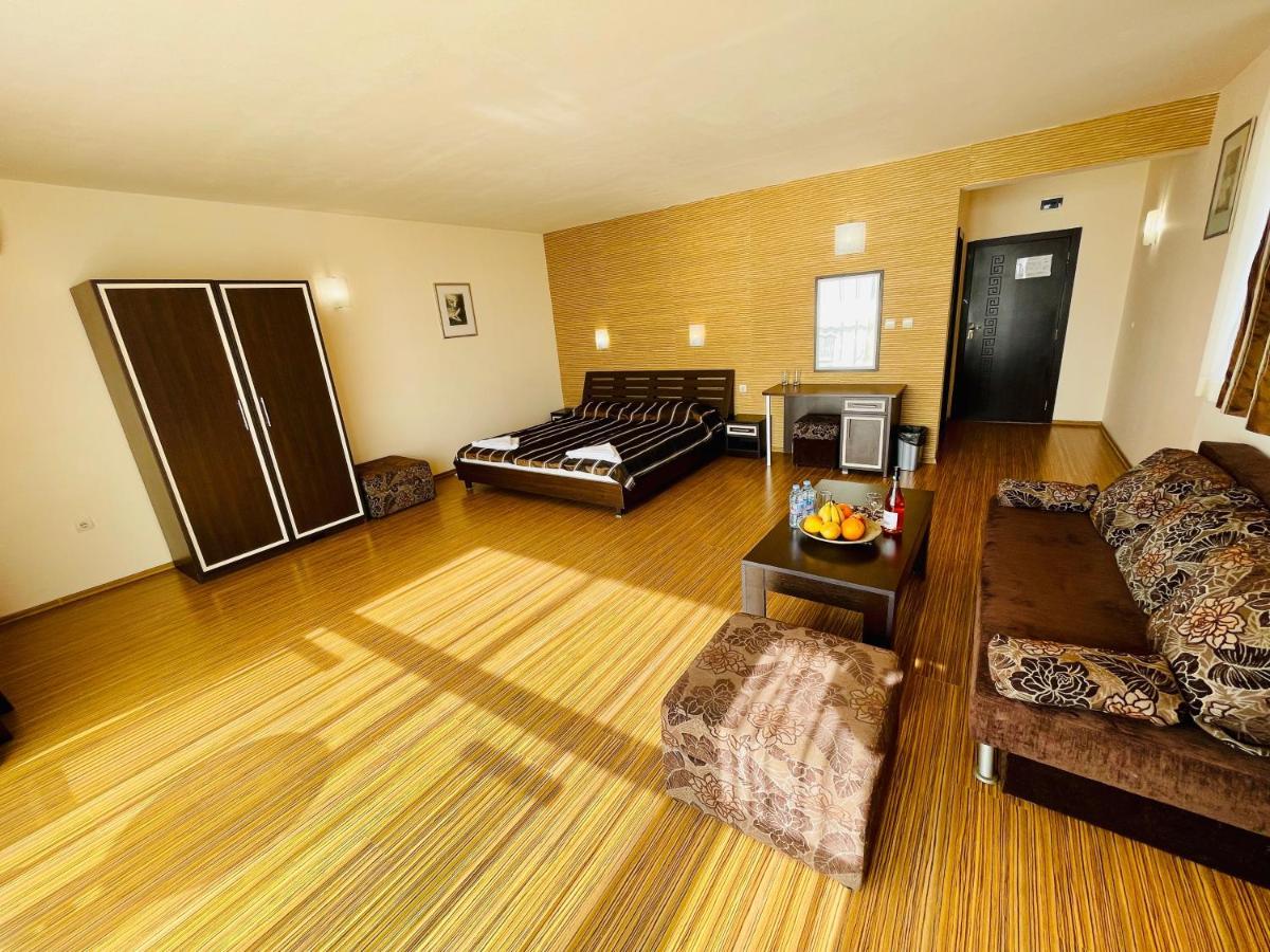 At The American'S Hotel Pomorie Ngoại thất bức ảnh