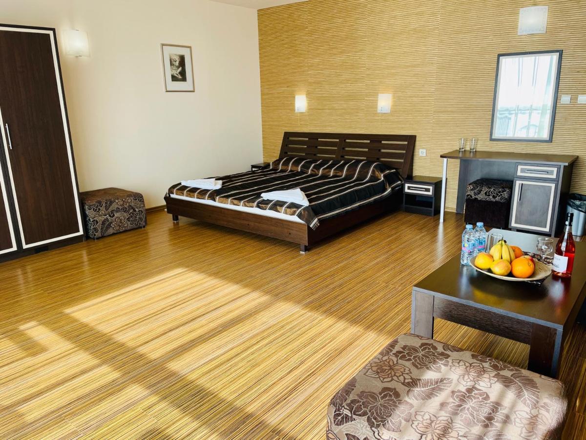 At The American'S Hotel Pomorie Ngoại thất bức ảnh